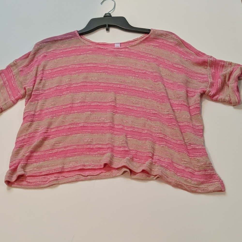 Boutique lightweight woven top